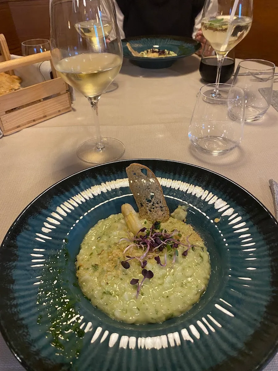 Grünes Risotto mit Spargelspitzen